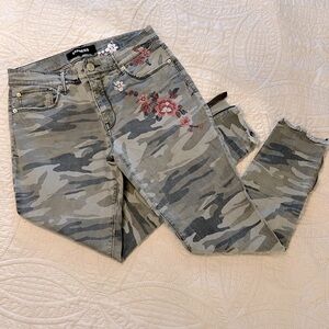 Express Camouflage Ankle Jeans with Floral Embroidery